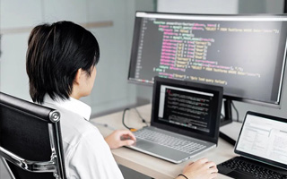 沈阳 ,php声明和调用变量的符号是什么？